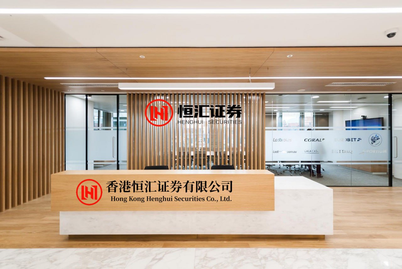 拿柜配资 日本财务大臣：高市早苗并非\